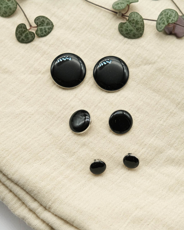 Bouton à coudre : haut à rebord noir 4 trous - Mercerine