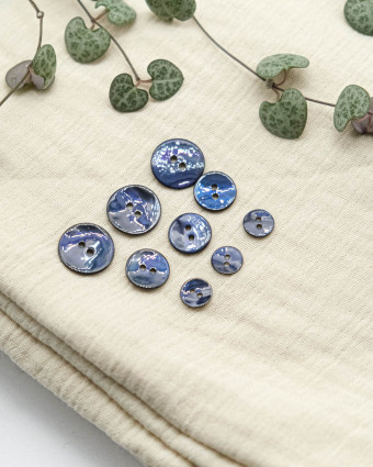 Bouton à coudre : bleu en nacre Akoya 2 trous - Mercerine