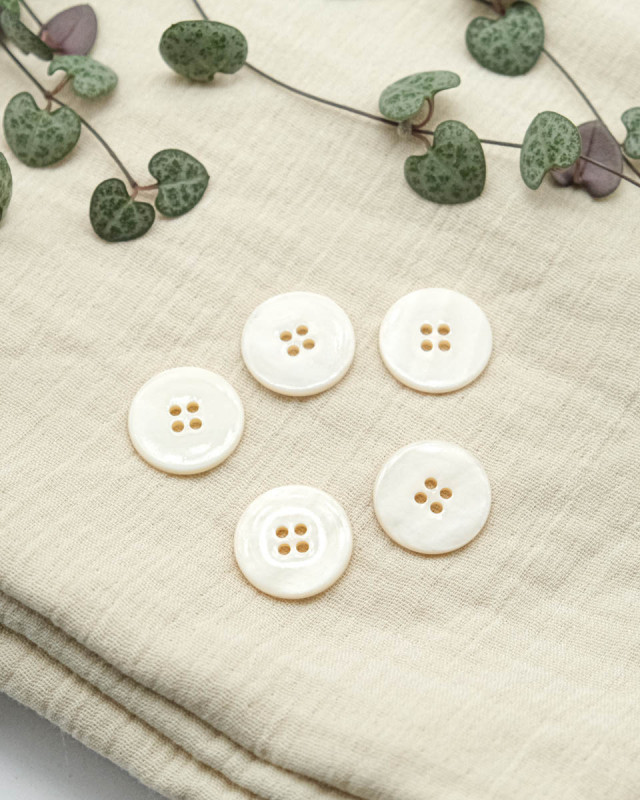 Bouton à coudre : nacre 4 trous Rivershell beige - Mercerine