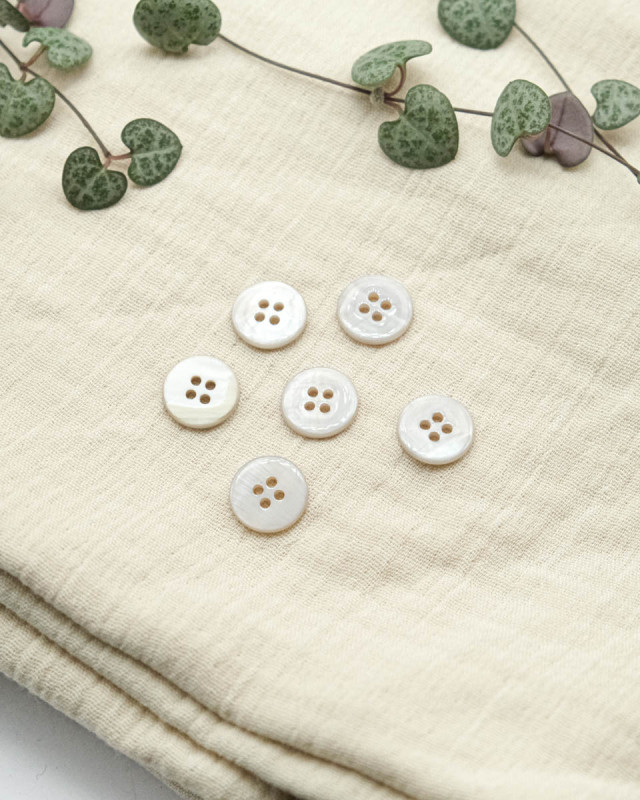 Bouton à coudre : nacre 4 trous Rivershell gris - Mercerine