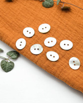 Bouton Nacre Akoya Ovale Gris