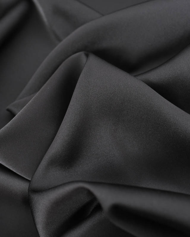 Satin Stretch Léger Uni Noir Léa - Mercerine