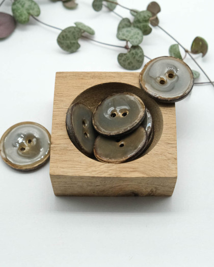 Boutons Vernis Taupe 30mm - Mercerine