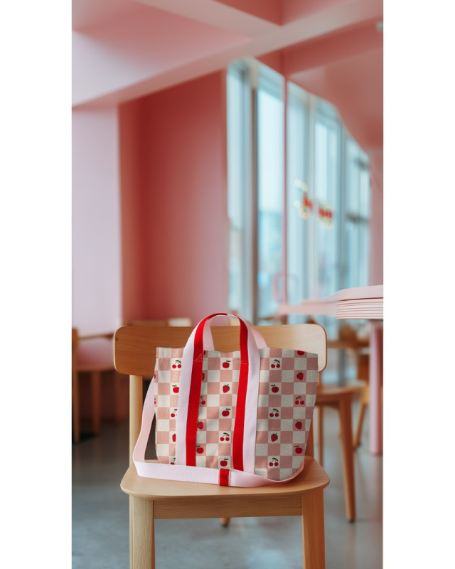 Toile Enduite Effet Lin Motif Carreaux et Fruits Rose - Mercerine