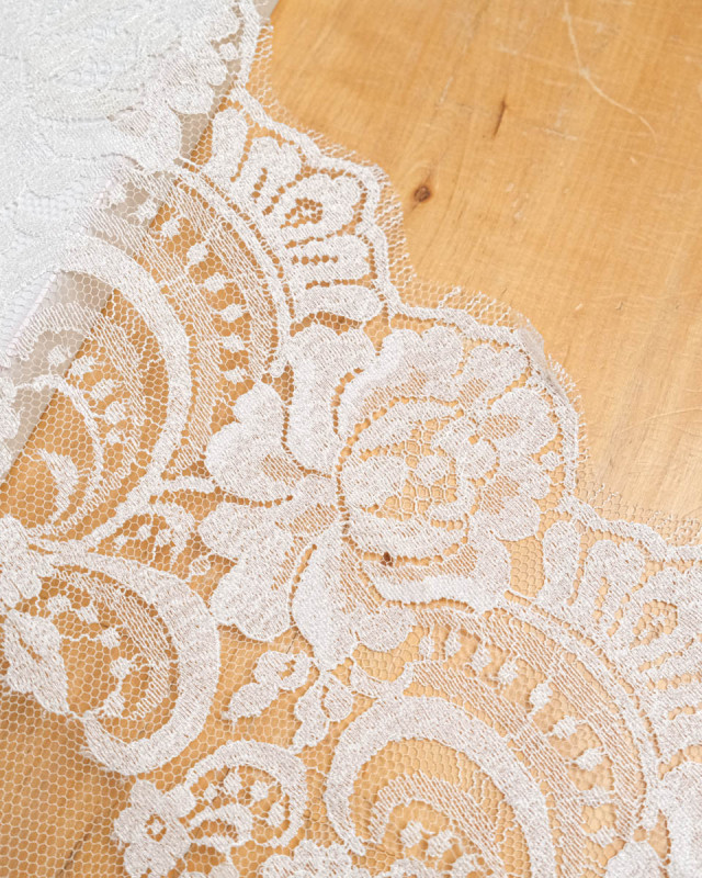 Dentelle Fabrication Française Greige Festonnée - Mercerine