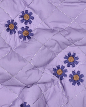 Tissu Matelassé Doudoune Lilas Marguerites Brodées - Mercerine