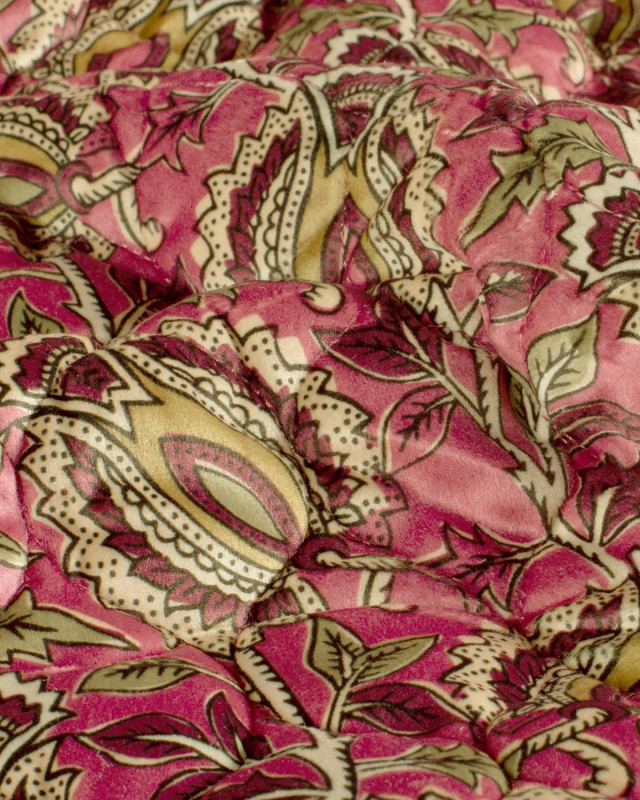 Matelassé Toucher Velours Motif Floral Esprit Indien Rose - Mercerine