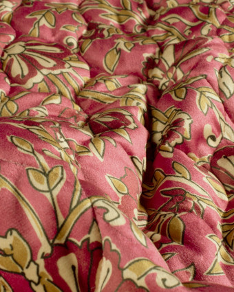 Matelassé Toucher Velours Motif Fleuri Esprit Indien Rose - Mercerine