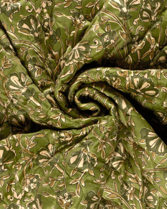 Matelassé Toucher Velours Motif Fleuri Esprit Indien Vert - Mercerine