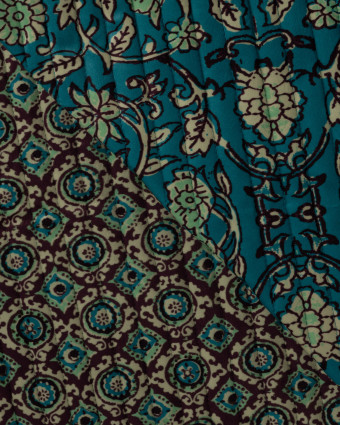 Tissu Velours Matelassé Motif Floral Bleu Pétrole - Mercerine
