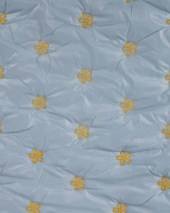 Tissu Matelassé Petites Fleurs Brodées Bleu - Mercerine