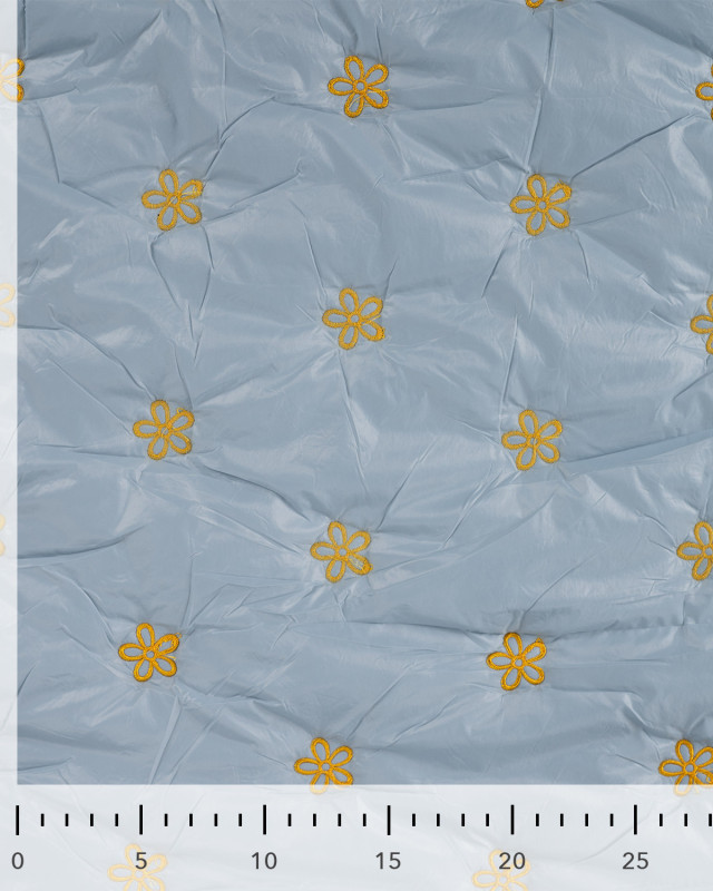 Tissu Matelassé Petites Fleurs Brodées Bleu - Mercerine
