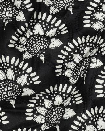 Tissu Matelassé Motif Floral Indien Noir Ecru - Mercerine