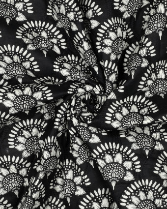 Tissu Matelassé Motif Floral Indien Noir Ecru - Mercerine