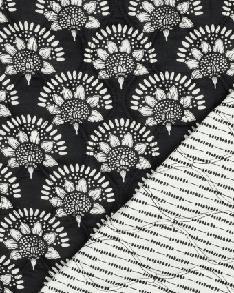 Tissu Matelassé Motif Floral Indien Noir Ecru - Mercerine