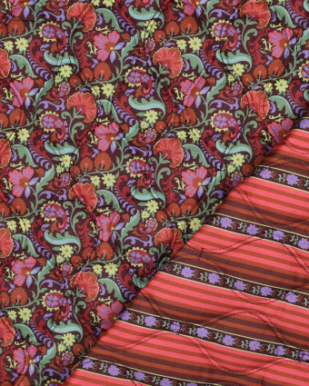 Tissu Matelassé Motif Fleuri Coloré Fond Cacao - Mercerine