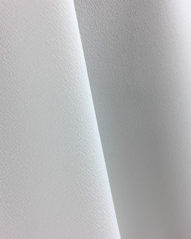 Tissu crêpe envers satin blanc Cristina - par 10cm -  Mercerine