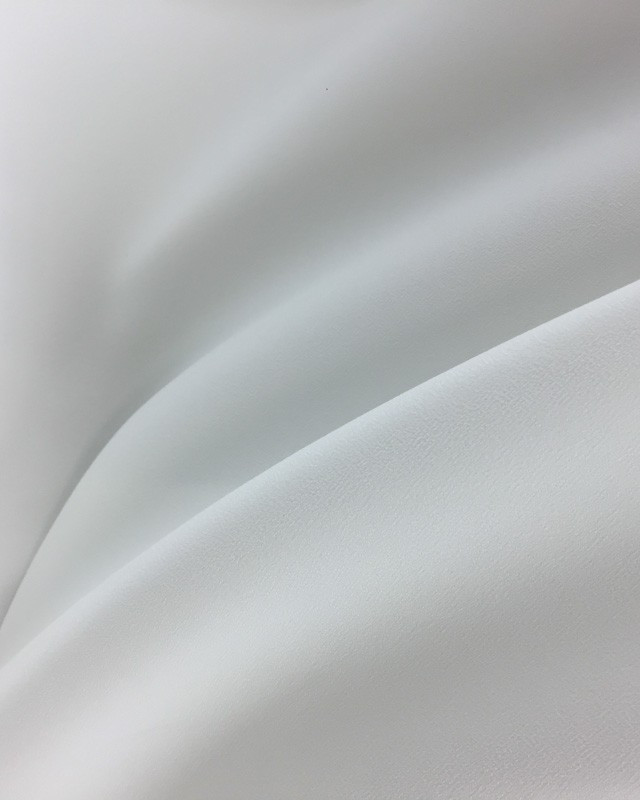 Tissu crêpe envers satin blanc Cristina - par 10cm -  Mercerine