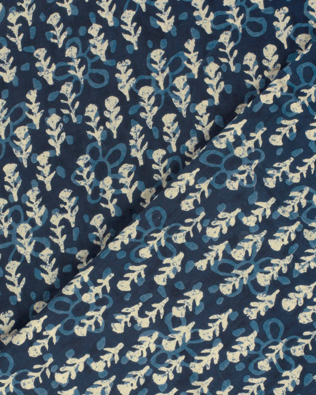 Tissu Indien : Voile de Coton  Bleu Foncé Motif Fleuri Beige et Bleu - Mercerine