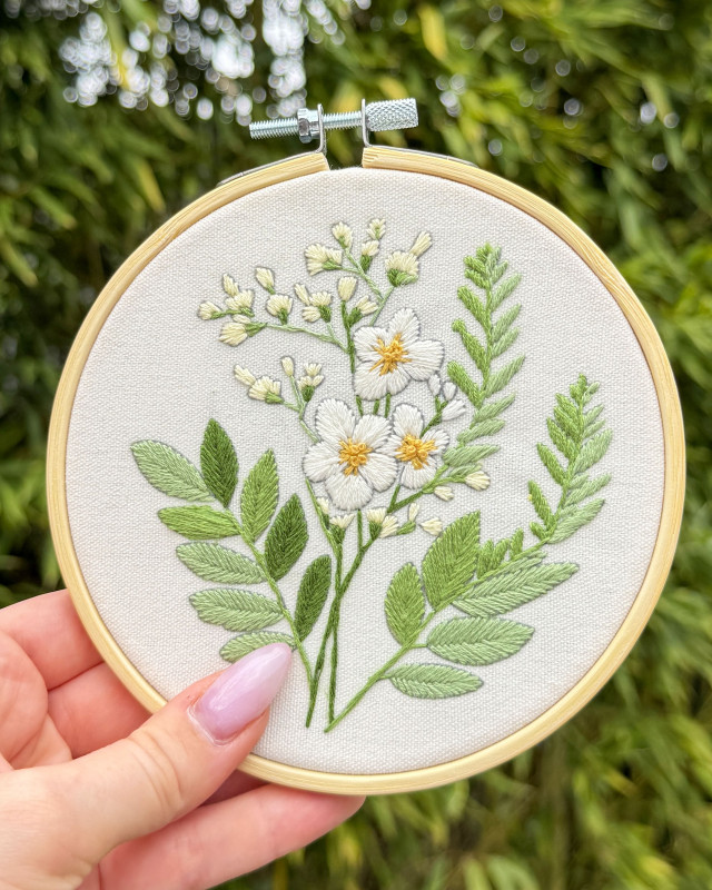 Kit Broderie - Achillea Ptarmica - avec Tambour 15cm - Mercerine