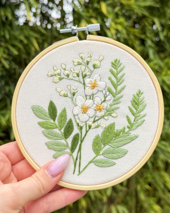 Kit Broderie - Achillea Ptarmica - avec Tambour 15cm - Mercerine