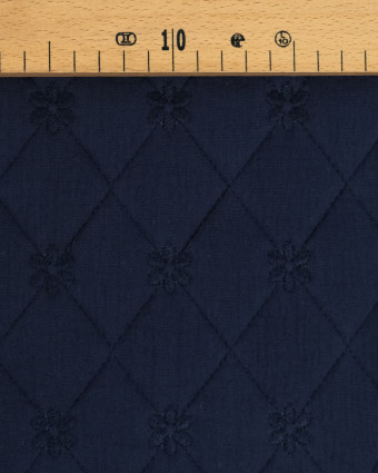 Tissu Double Gaze Matelassé Broderie Fleurs Navy - Mercerine