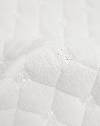 Tissu Double Gaze Matelassé Broderie Fleurs Blanc - Mercerine