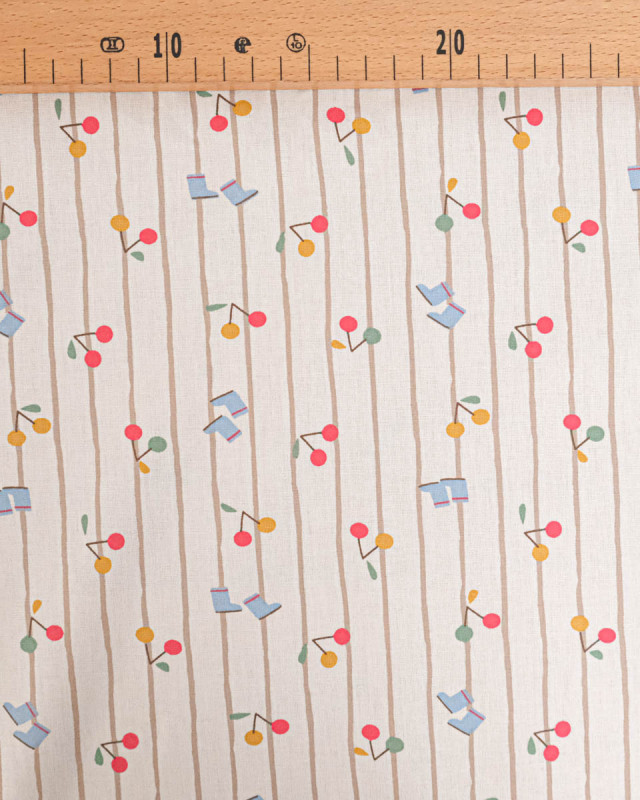 Tissu Coton Motif Bottes et Cerises Fond Ecru - Mercerine