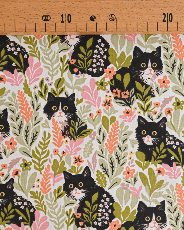 Tissu Coton Motif Chat Dans les Fleurs - Mercerine