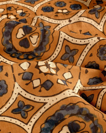 Voile de Coton Esprit Indien Ocre Motif Ethnique Bleu - Mercerine