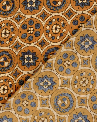 Voile de Coton Esprit Indien Ocre Motif Ethnique Bleu - Mercerine