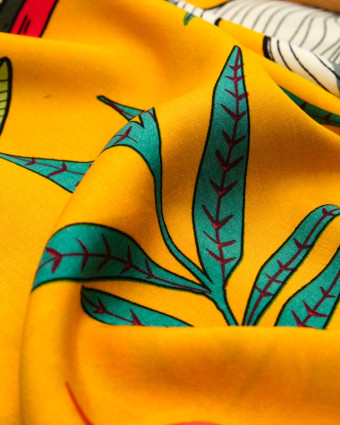 Tissu tropical : viscose imprimée au mètre fond jaune  - Mercerine
