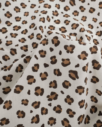 Popeline de Coton Ecrue Motif Petit Léopard Caramel - Mercerine