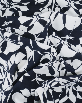 Tissu Viscose Bleu Nuit Motif Floral - Merrcerine