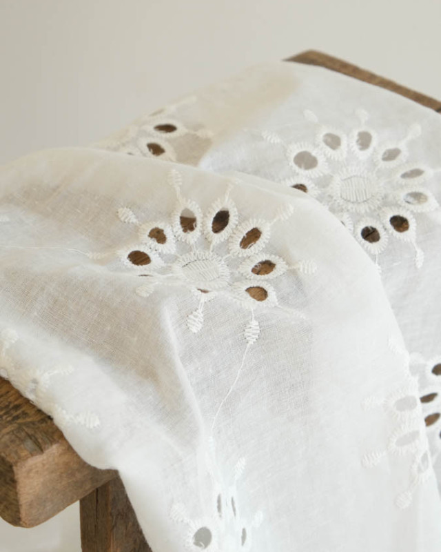 Broderie Anglaise Refined Lace - Mercerine