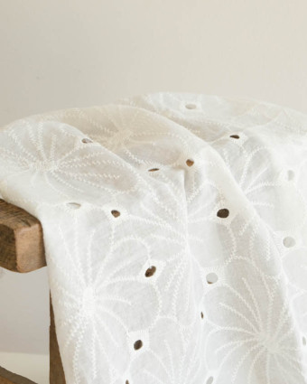 Broderie Anglaise Daisy Fields - Mercerine