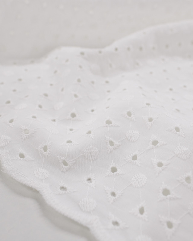 Coupon - Broderie Anglaise blanc sweet Mary x10cm