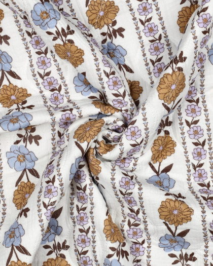 Tissu Matelassé Double Gaze Blanc Motif Fleuri Lilas et Bleu - Mercerine