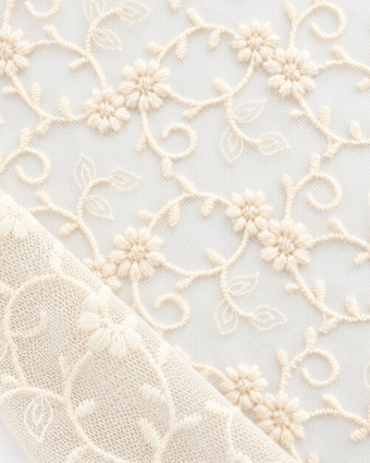 Dentelle sur tulle fleurie écrue au mètre - Mercerine