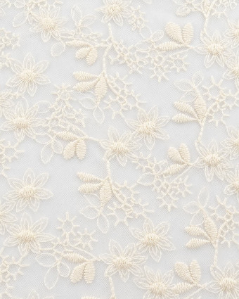 Dentelle sur Tulle Écru Brodé Fleuri au Mètre - Mercerine