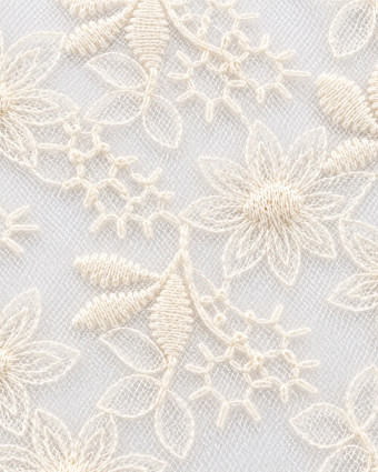 Dentelle sur Tulle Écru Brodé Fleuri au Mètre - Mercerine