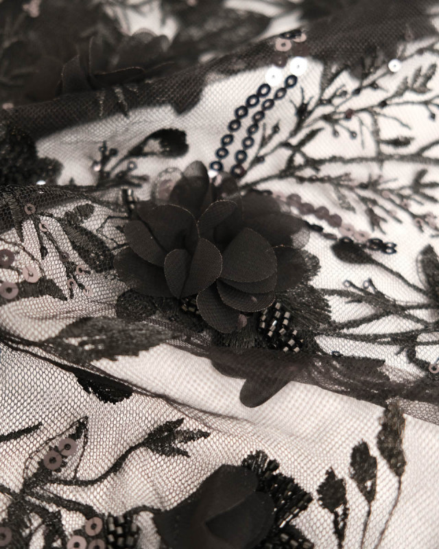 Tissu en tulle brodé noir avec fleurs en relief et sequins - Mercerine