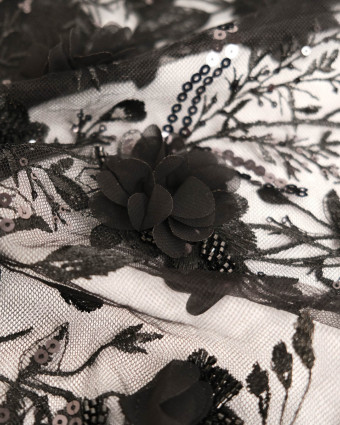 Tissu en tulle brodé noir avec fleurs en relief et sequins - Mercerine