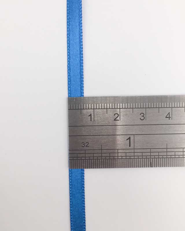 Ruban satin bleu