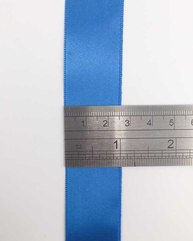Ruban satin bleu