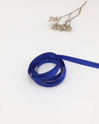 Ruban satin bleu roi