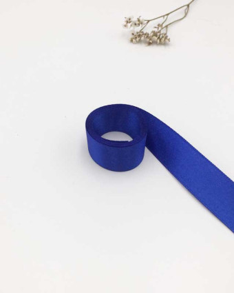 Ruban satin bleu roi