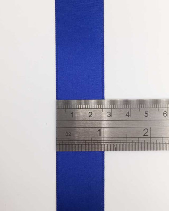 Ruban satin bleu roi