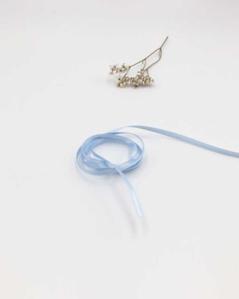 Ruban satin bleu ciel