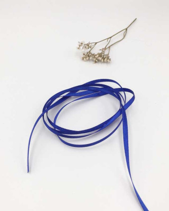 Ruban satin bleu roi